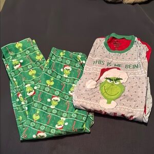 The Grinch pajama set like new